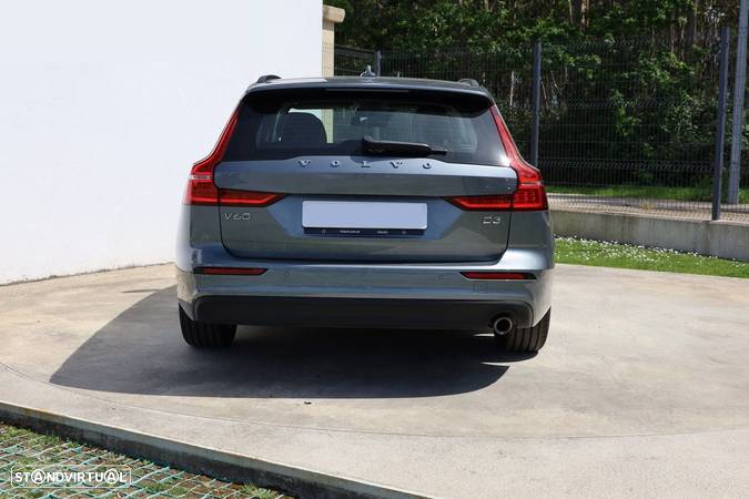 Volvo V60 2.0 D3 Momentum - 4