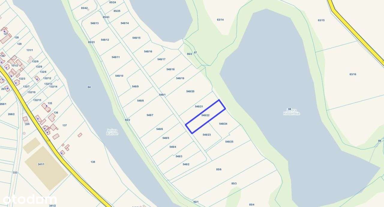 działka rekreacyjna z linią brzegową nad jeziorem-5