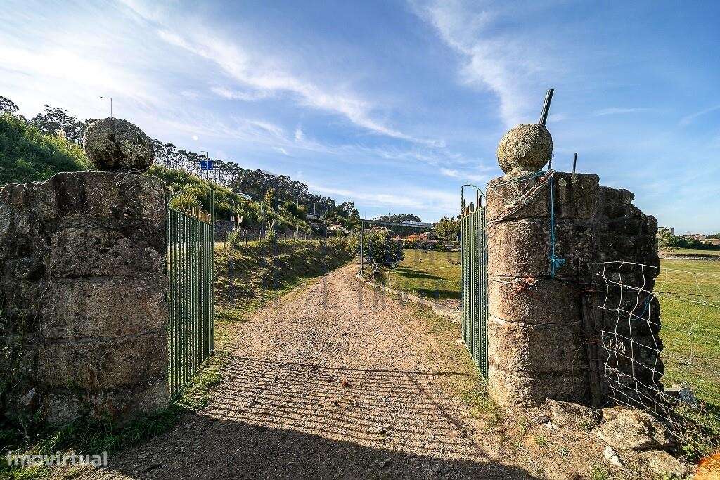 Quinta em Pedroso, Vila Nova de Gaia, com 40 mil metros quadrados.-49
