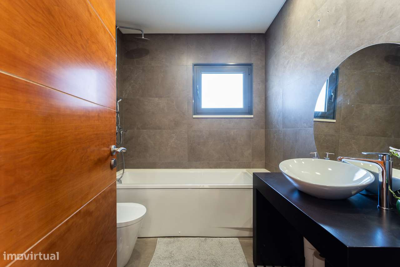 Oportunidade única: Moradia Isolada de Sonho em Famões: Conforto, Mode-30