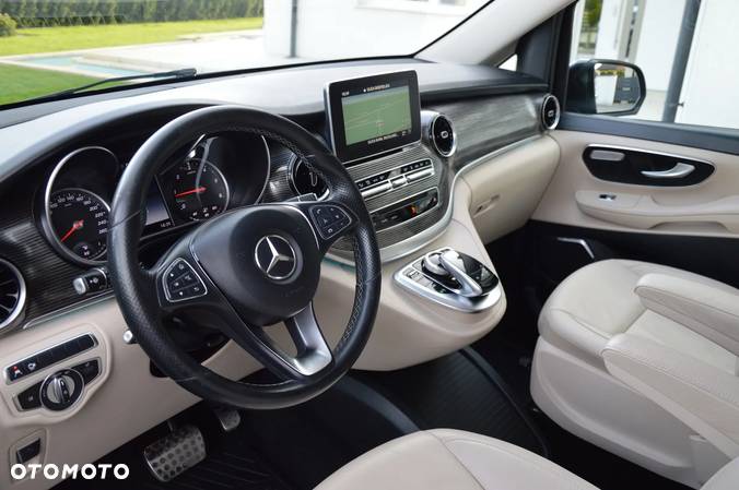 Mercedes-Benz Klasa V 250 d extralang 9G-TRONIC Avantgarde Edition - 16