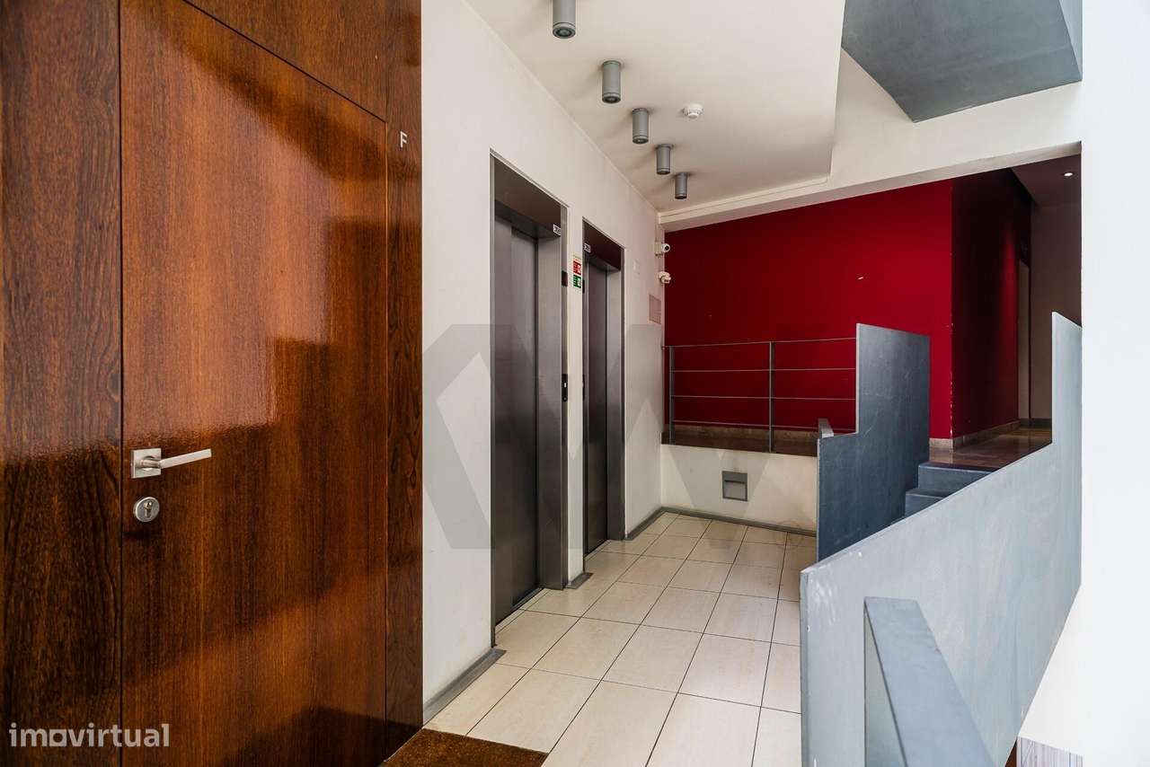 T1 literalmente no Príncipe Real com Estacionamento-24