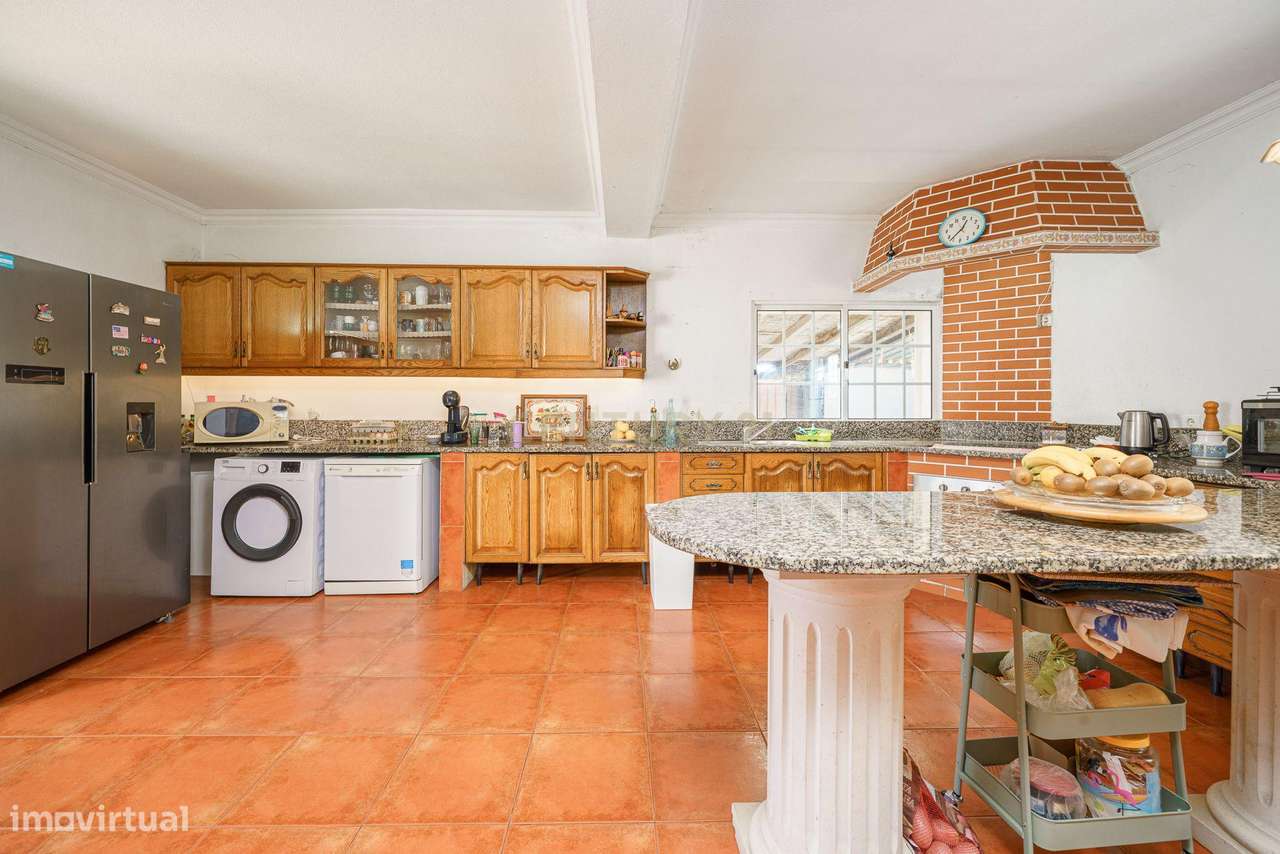 O Refúgio Perfeito em Cajados: Natureza e Duas Moradias num Só Investi-5