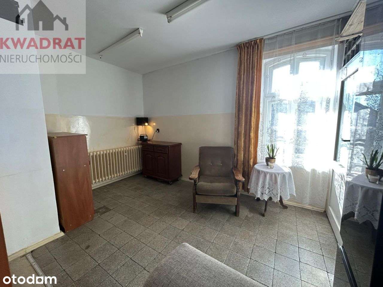 Na sprzedaż dom jednorodzinny z dwoma lokalami Chr-16