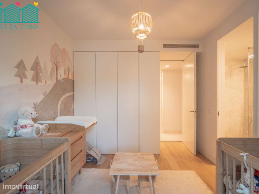 Apartamento T4 com Lugares de Garagem no Centro de Lisboa-38