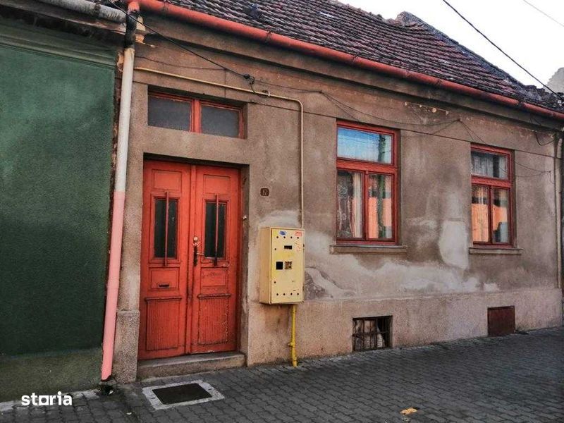 Casa de vanzare, zona Boul Rosu langa Scoala Preparandia