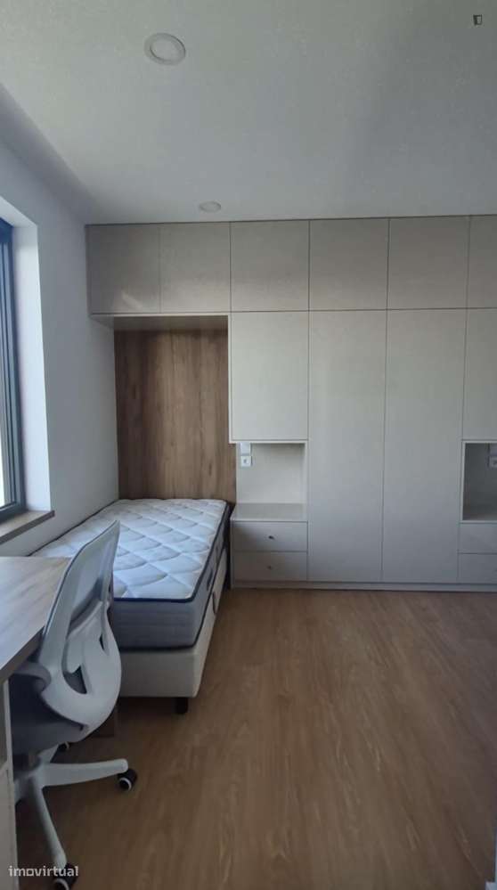 Quarto - localizado em Aveiro - Grande imagem: 4/7