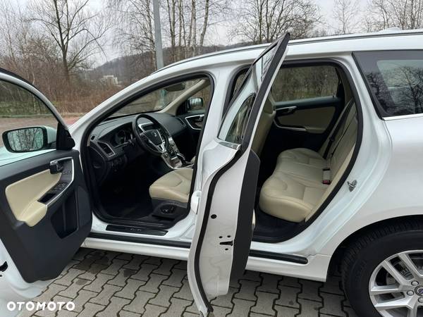 Volvo XC 60 D5 AWD Summum - 8