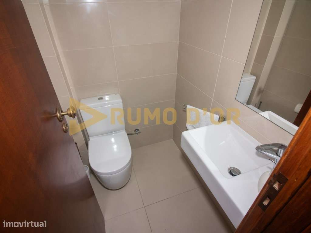 Apartamento T3 com Estacionamento Interno - Vila Franca de Xira-6
