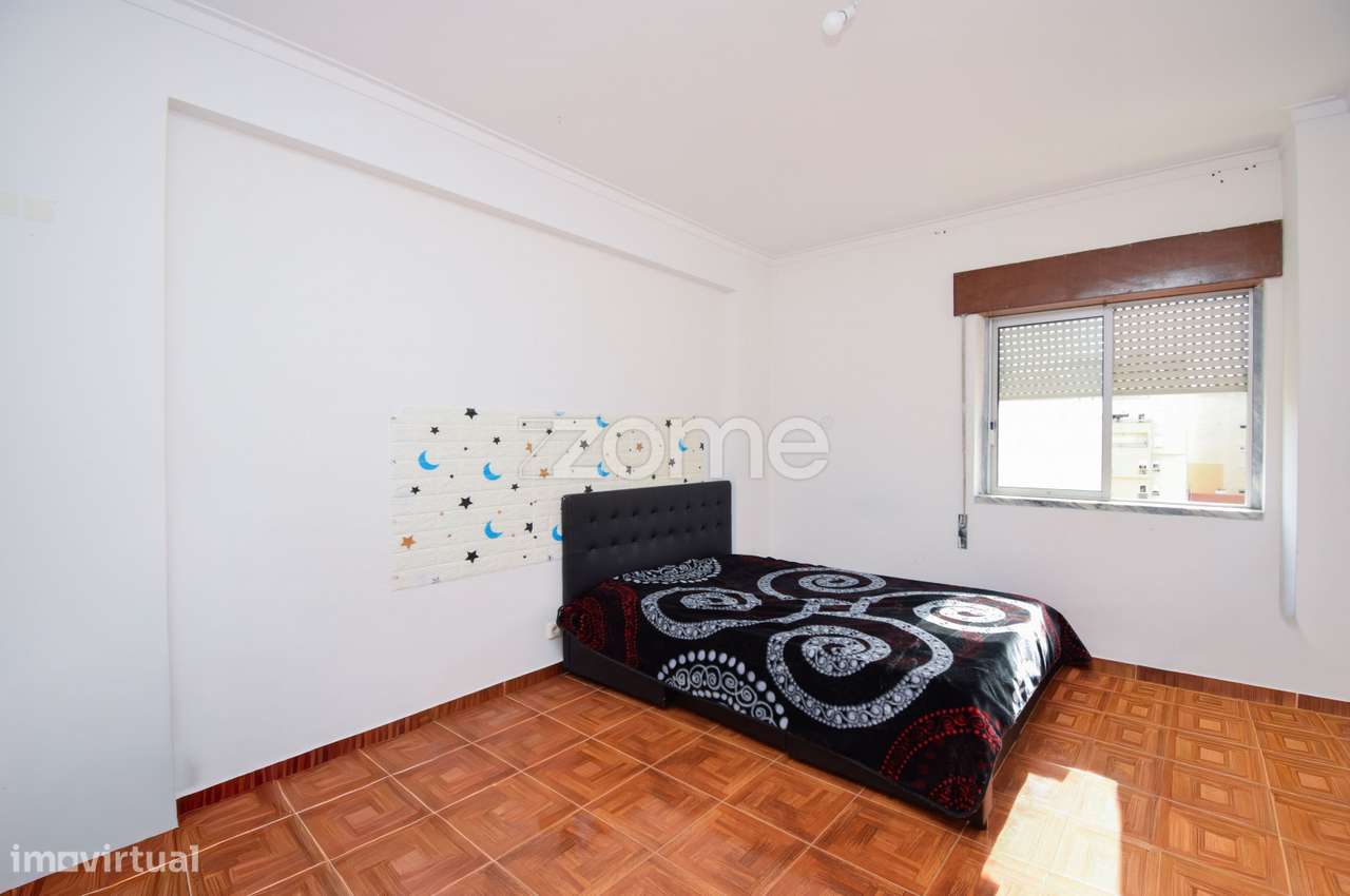 Apartamento T2 à venda no Carregado-12