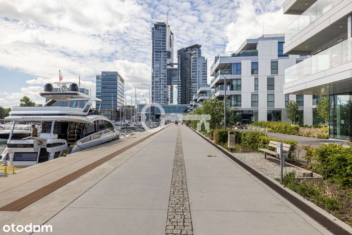 Yacht Park Gdynia / Frontowy Widok - Pełny obrazek: 4/5