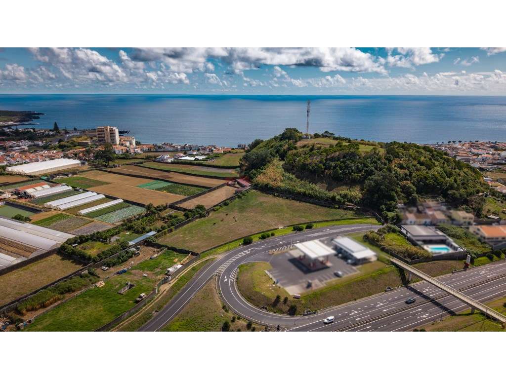 Terreno situado na freguesia de Rosto do Cão - São Roque-5