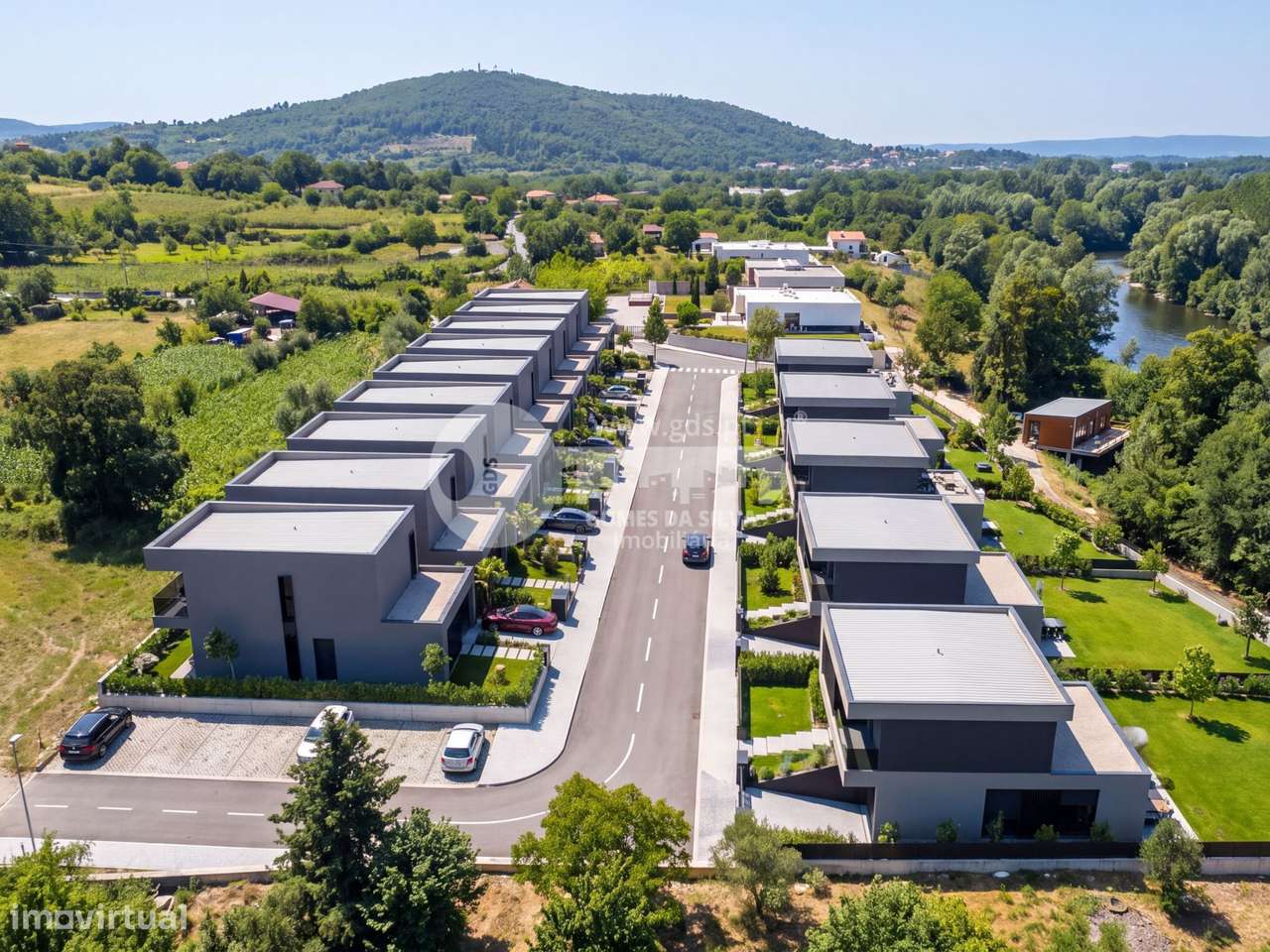 Lote para Construção de Moradia Individual com 542m2 com Vista Rio-5