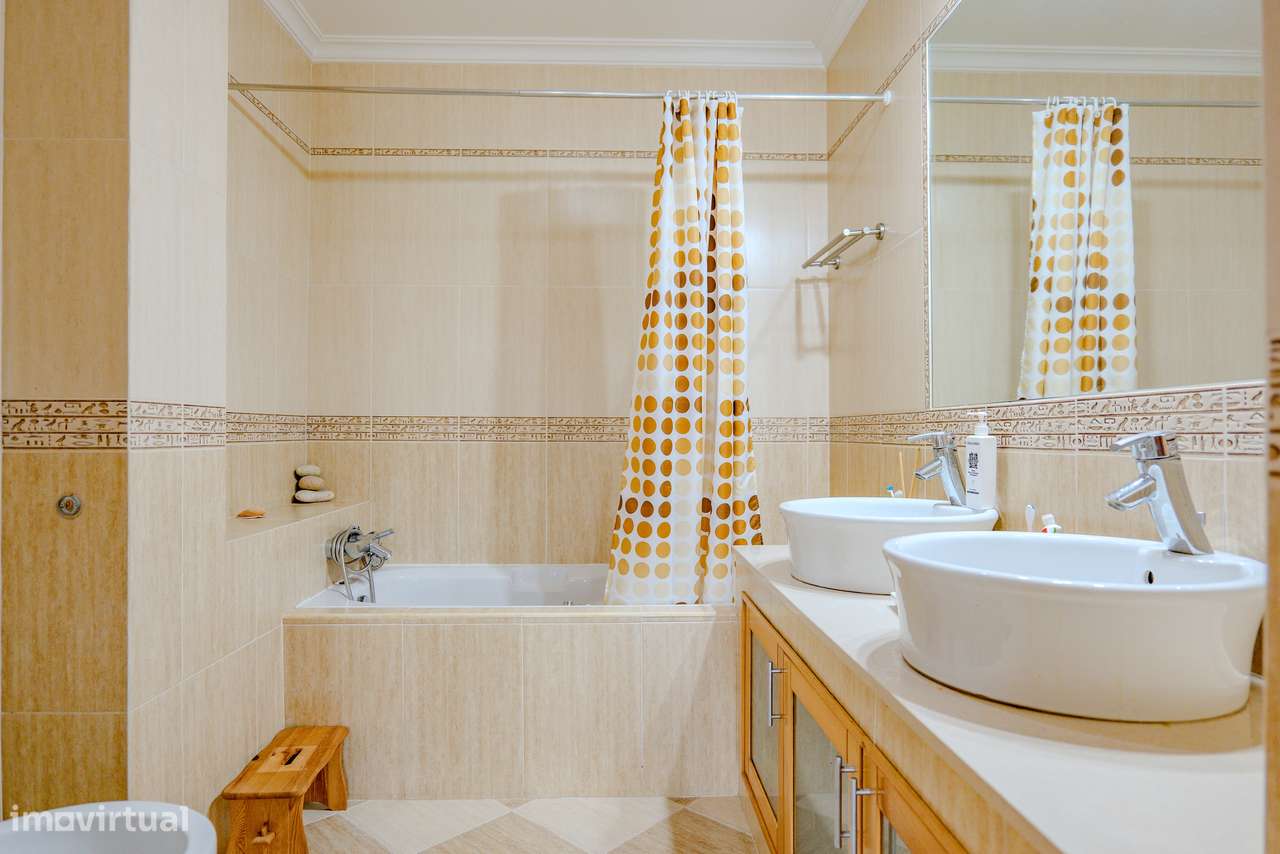 Moradia T4 Venda em Torres Novas (Santa Maria, Salvador e Santiago),To-29