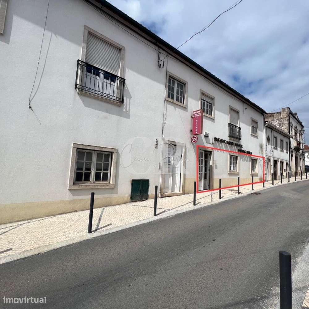 Fração de prédio com restaurante activo - Grande imagem: 2/3