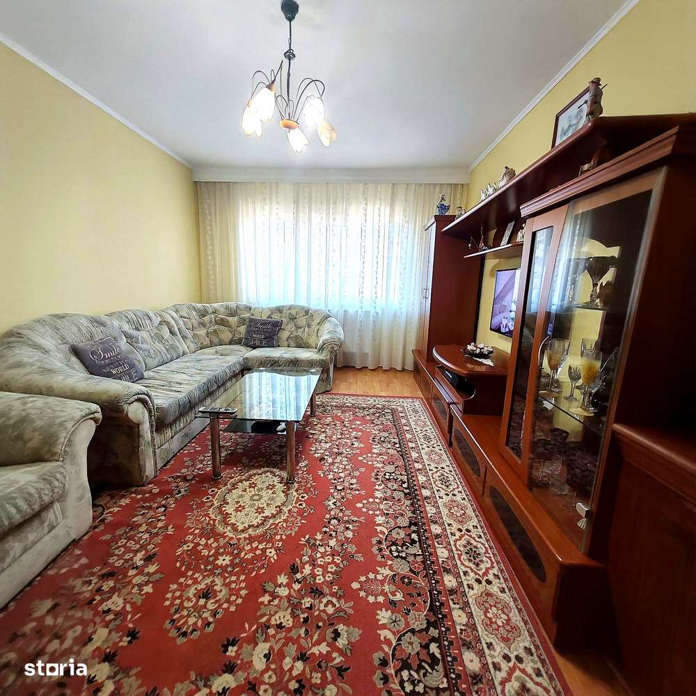 Apartament 3 camere Gavana 3, etaj 2, fond 1985, decomandat-0