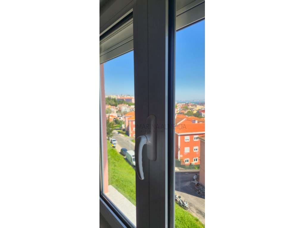 Apartamento T3 ( 4 assoalhadas ), com Varanda e Vista Deslumbrante ...-15