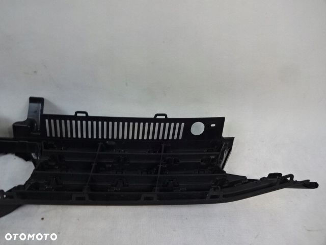 GRILL ATRAPA VW TOURAN II - 8