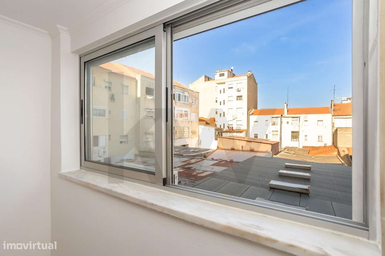 Apartamento T4 transformado em T3 totalmente remodelado na Cova da Pi-26