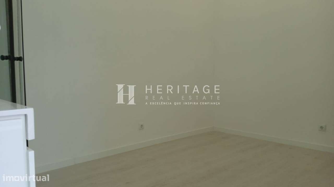 Loja com terraço no Barreiro-8