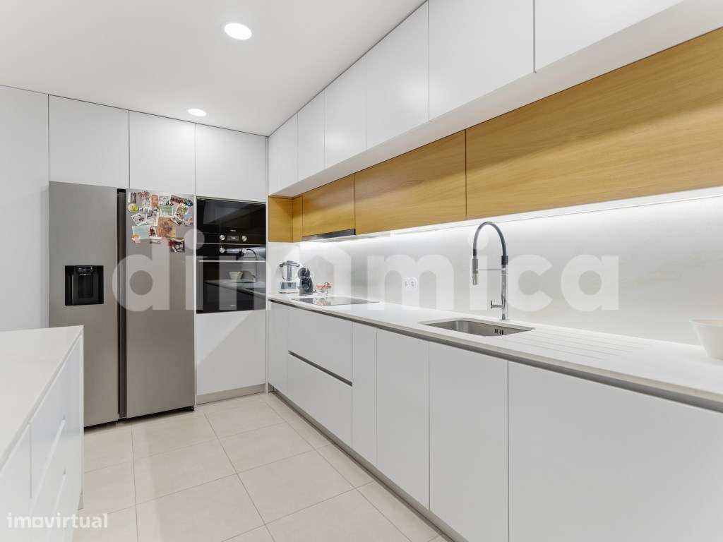 Moradia em Banda Moderna em Antas e Abade de Vermoim - Vila Nova de... - Grande imagem: 5/27