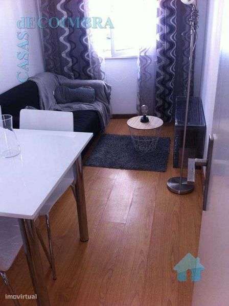 Apartamento T2 com terraço no centro em Coimbra - Grande imagem: 5/12