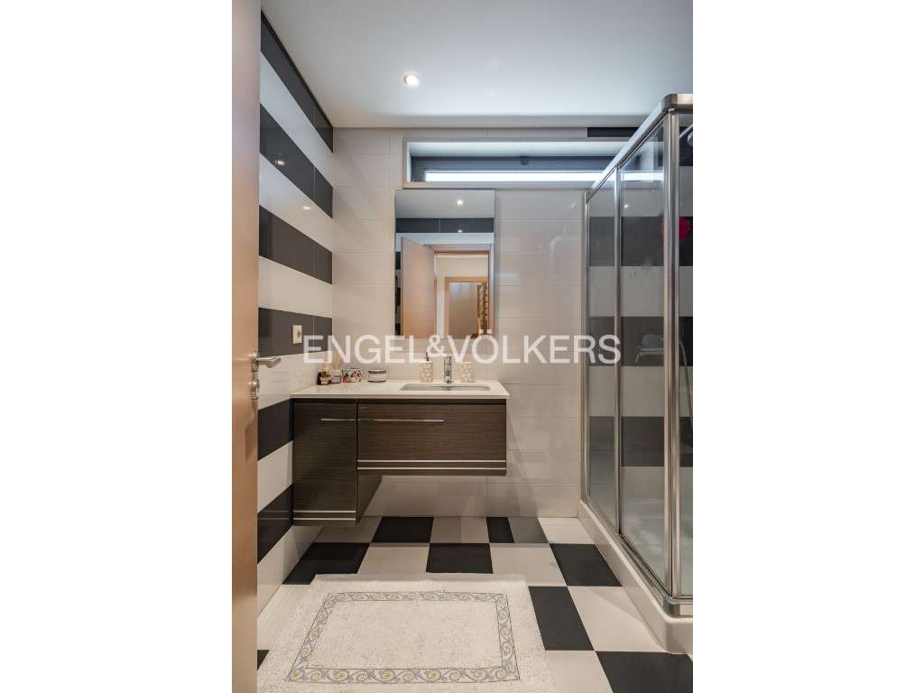 Exclusivo Duplex T2+1 com Terraço Privativo e Vista Panorâmica-10