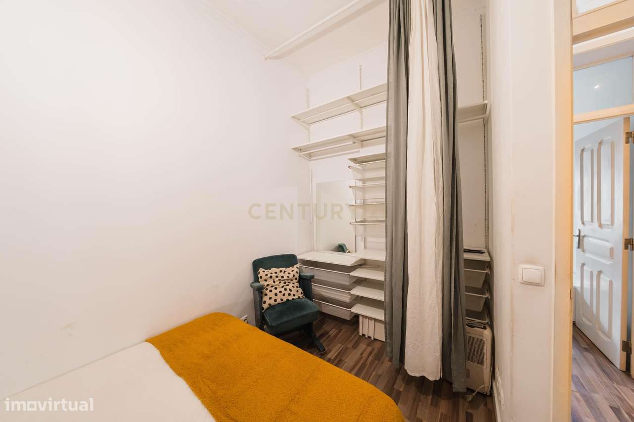 T2 com Amplo Terraço Privativo em Lisboa-3