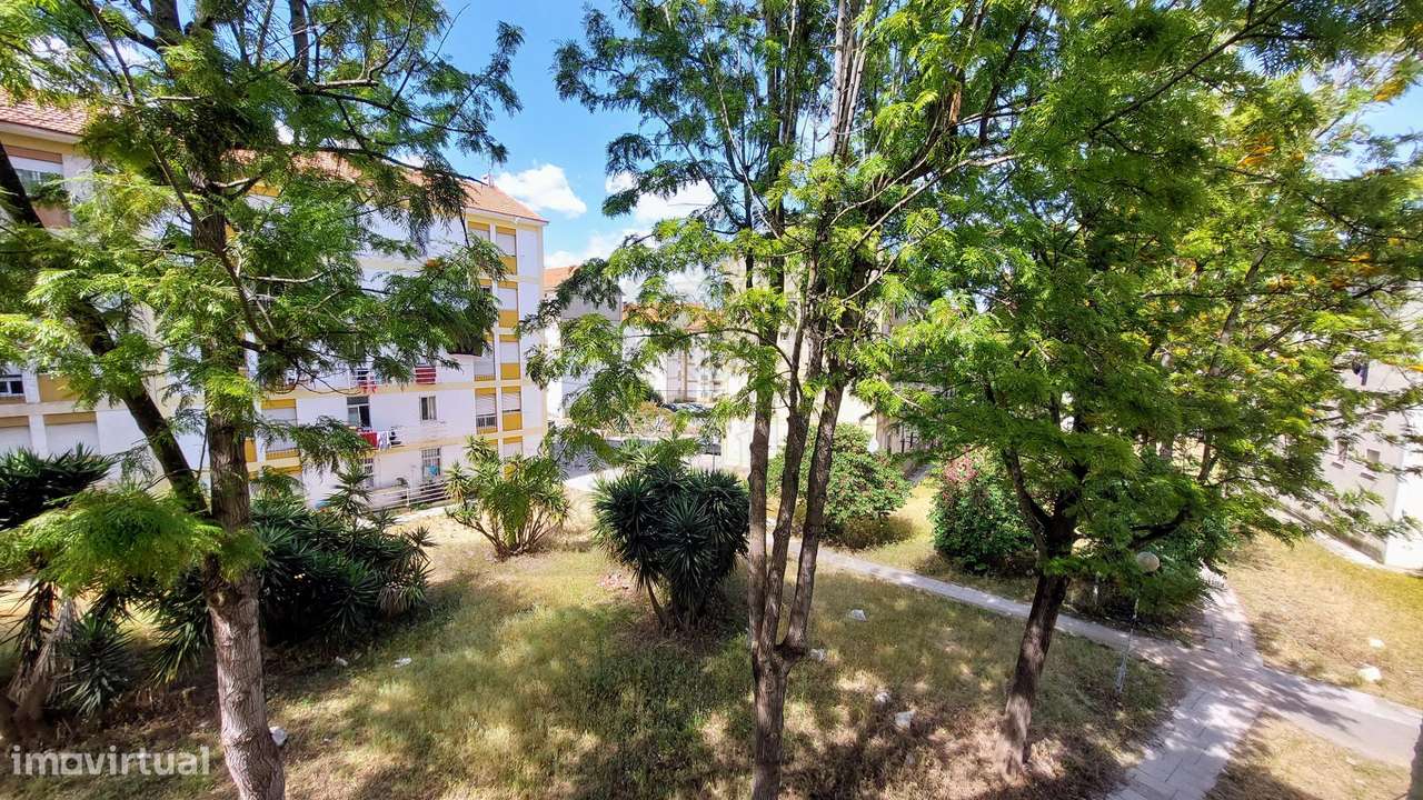 T3 Renovado a 10 Minutos de Lisboa-16