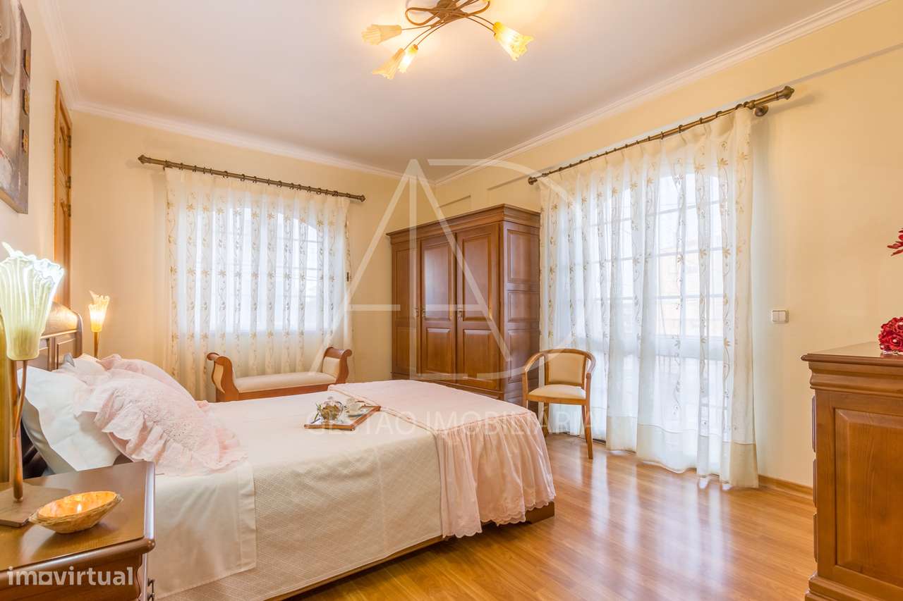 MORADIA T5+1 EM SANTO ANDRÉ, BARREIRO-20