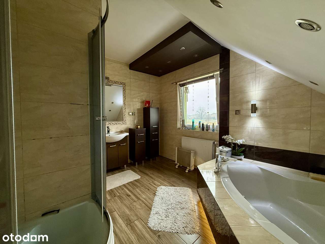 Atrakcyjna oferta! Dwa domy, garaż, fotowoltaika na dużej działce-16