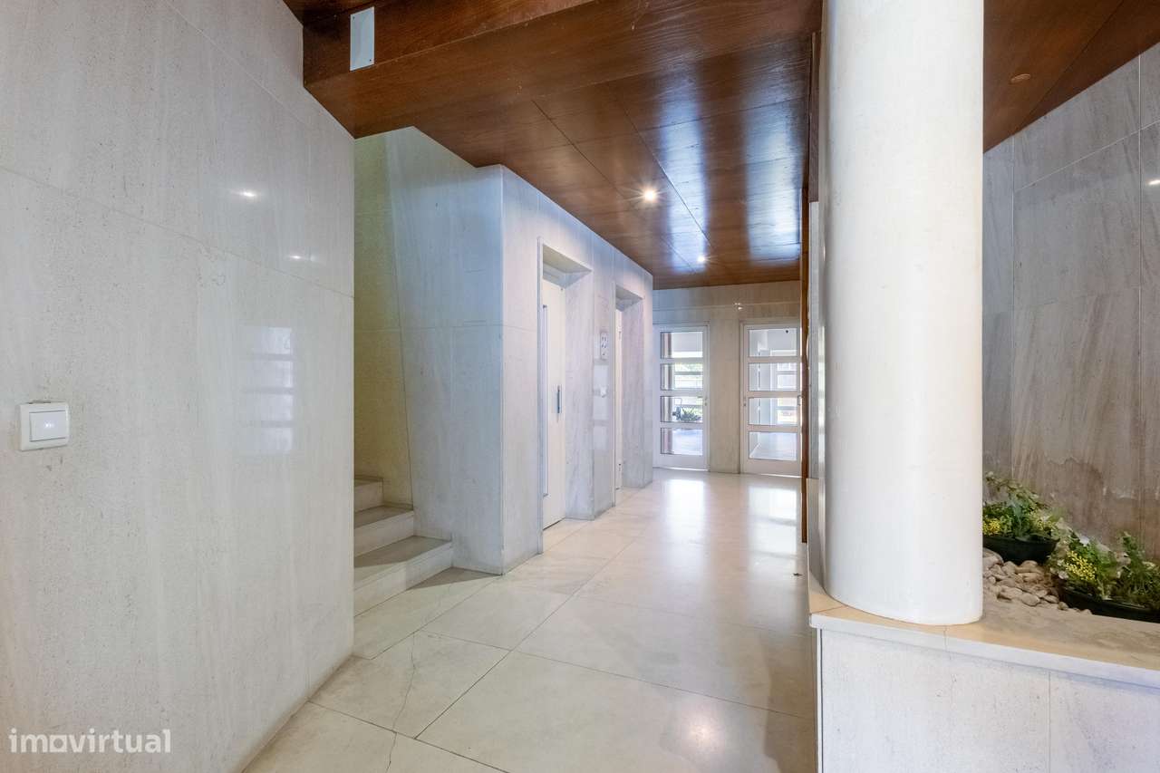 Apartamento T3, prédio com elevador e garagem!-30