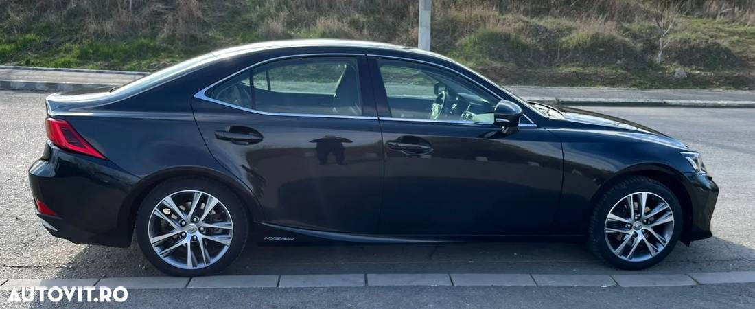 Lexus Seria IS 300h Aut. Luxury - 4