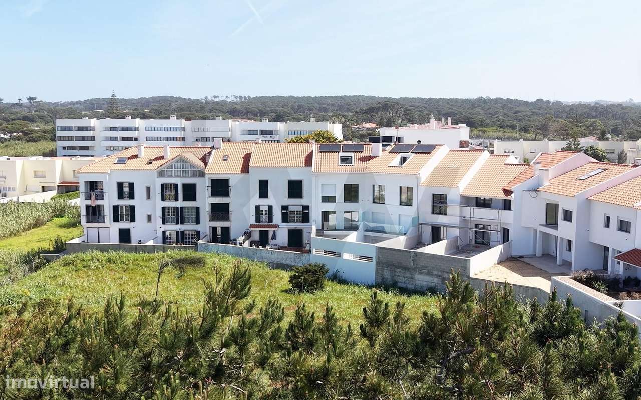 Entre serra e mar | Duplex T4 com terraços | Praia das Maçãs-5