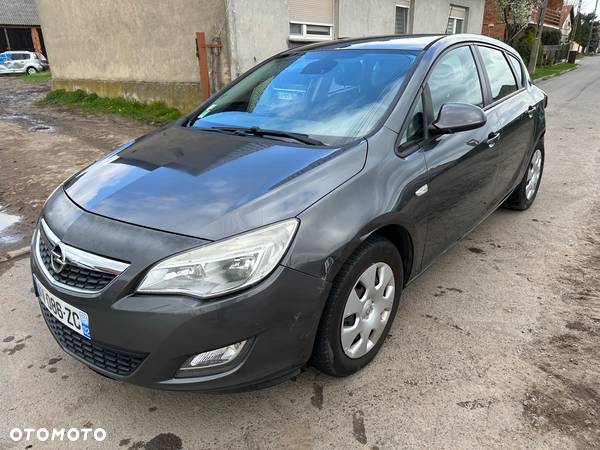 Opel Astra 1.7 CDTI DPF Cosmo - 1