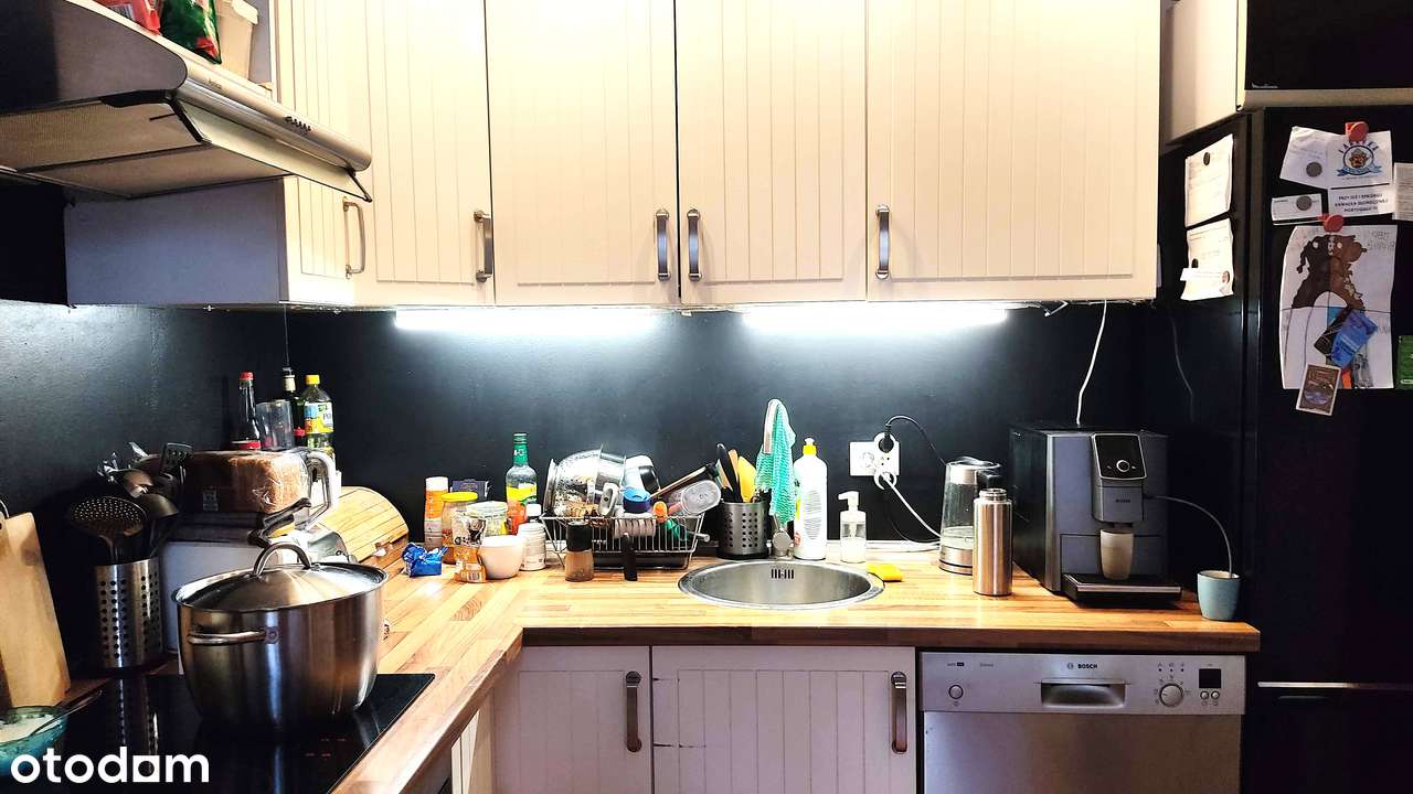 Plac Komuny Paryskiej, kamienica modernistyczna, 2 balkony-7