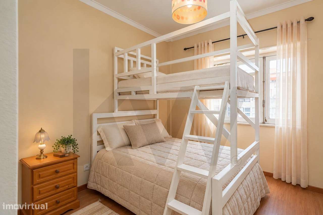 Apartamento T2 na Amora a Um Passo de Tudo | Luminoso e Bem Localizado-11