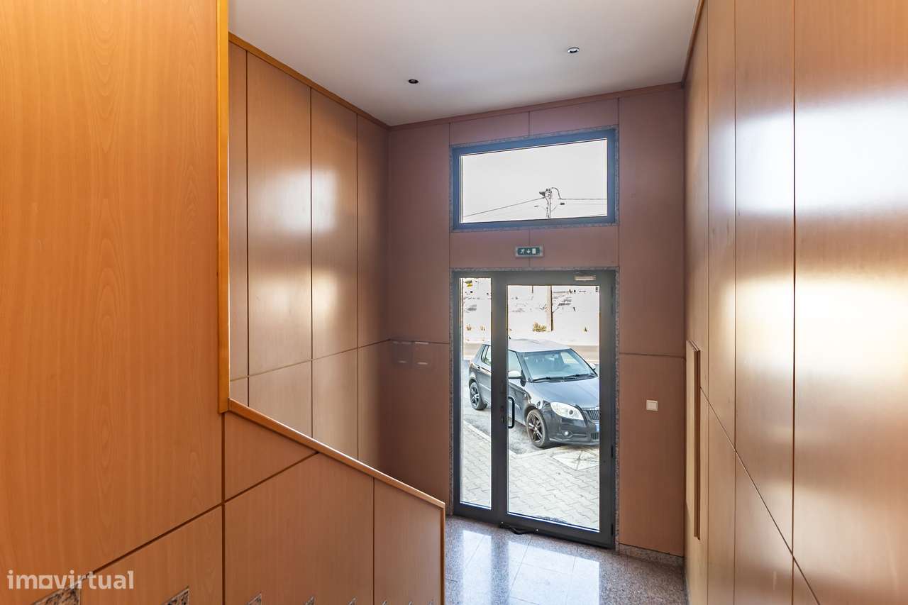 Moderno apartamento T3 com parqueamento e arrecadação-47