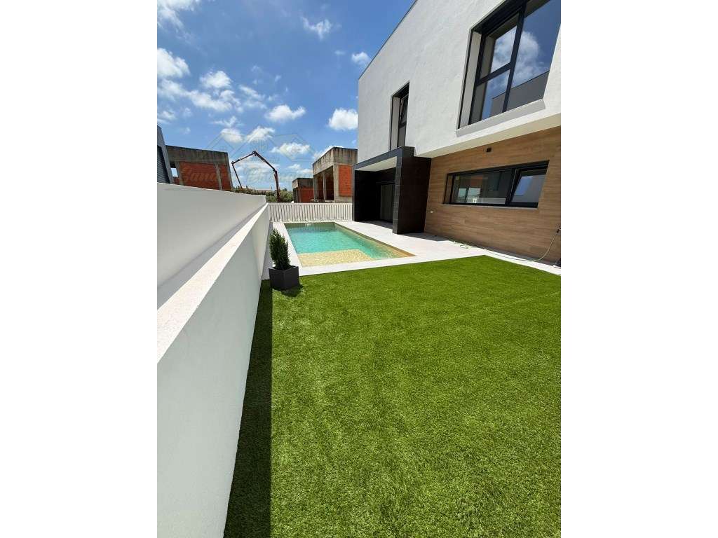 Moradia T5(NOVA) com Piscina-20