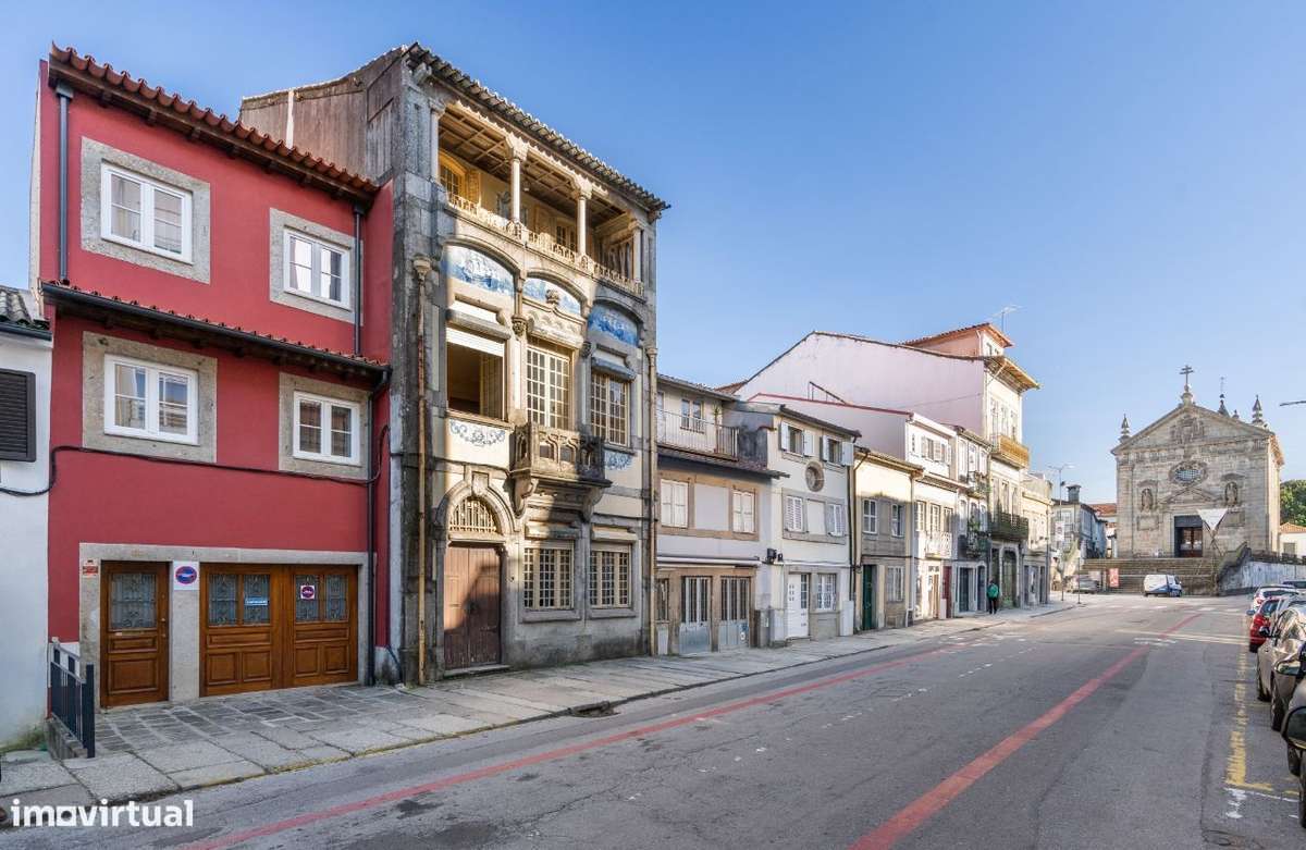 Prédio classificado como imóvel de interesse municipal - Braga - Grande imagem: 3/56