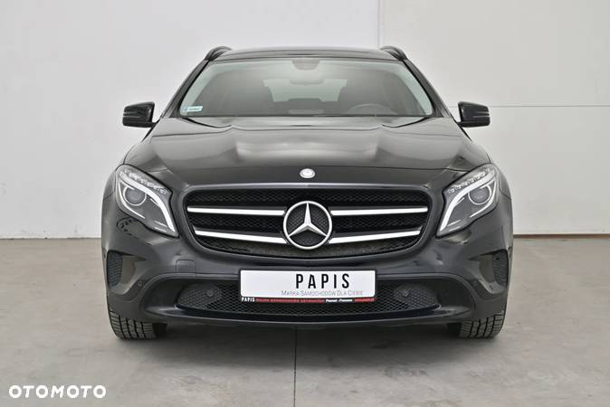 Mercedes-Benz GLA 200 7G-DCT Urban - 12