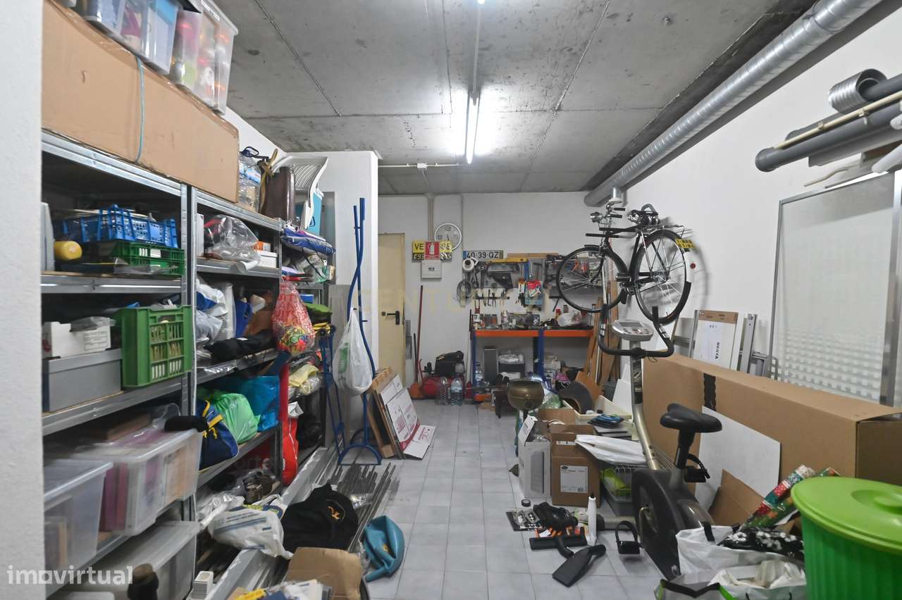 Apartamento 3 quartos, 3 WC, no centro dos Jardins da Parede, com vist-27