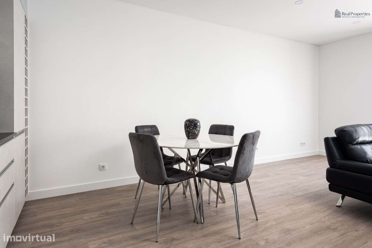 Moradia T3 Moderna com Piscina Privada e Garagem a 5 Minutos das Praia - Grande imagem: 5/30