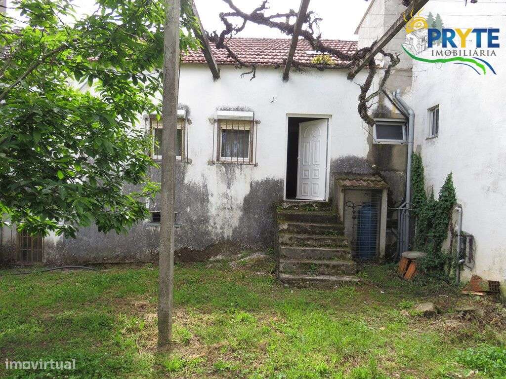 Quinta composta por moradia T4 situada perto de Cernache do Bonjardim - Grande imagem: 4/27