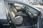 Toyota Avensis 2.0 Premium MS - 26