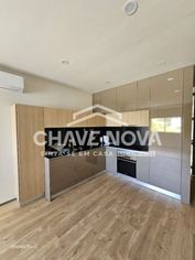 Apartamento T2 renovado para venda nos Carvalhos, Pedroso