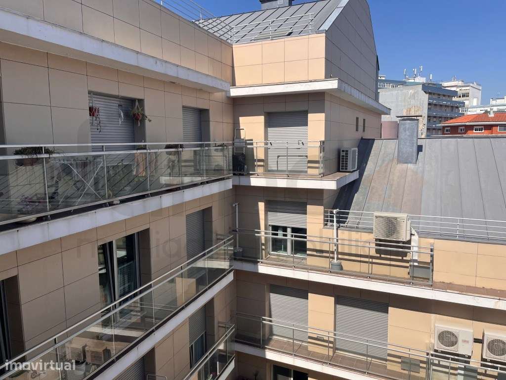 T4+1 no Centro da Amadora ideal para famílias-23
