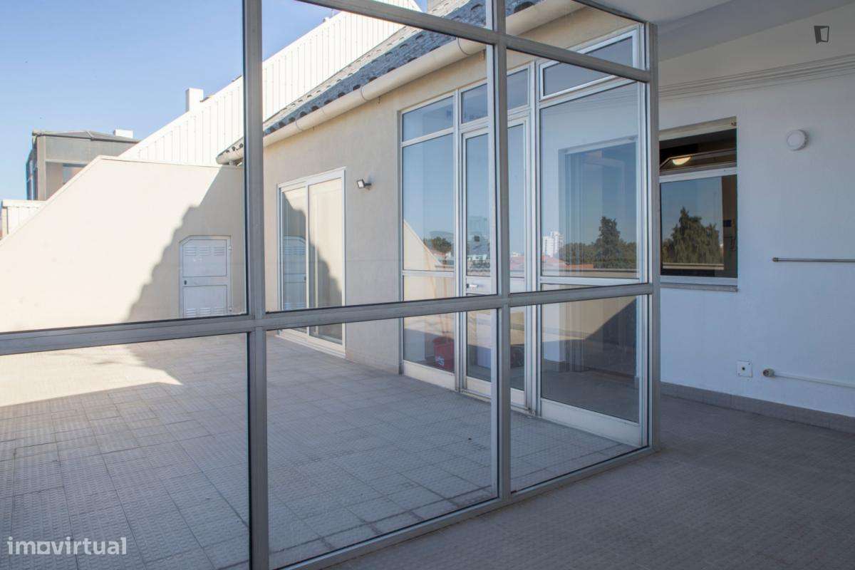 Quarto - localizado em Paranhos Porto - Grande imagem: 5/9