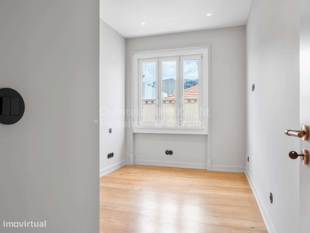 Apartamento T4 com terraço privativo nas Avenidas novas, Lisboa-14