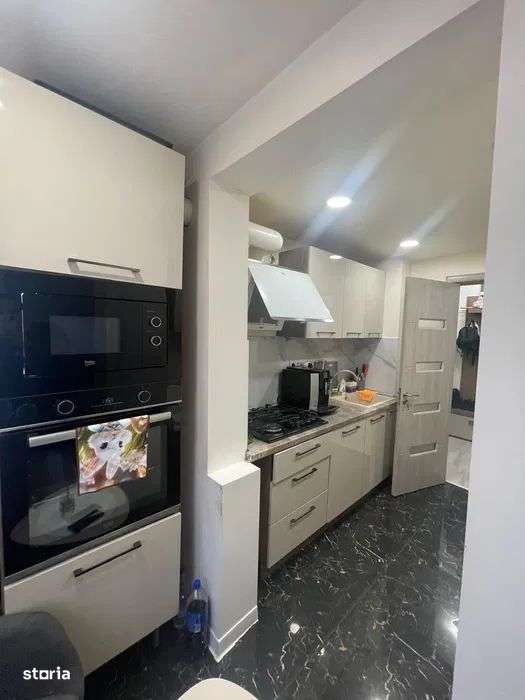 Metrou Nicolae Grigorescu 3 Camere Decomandat Etaj 1 - Imagine principală: 4/8